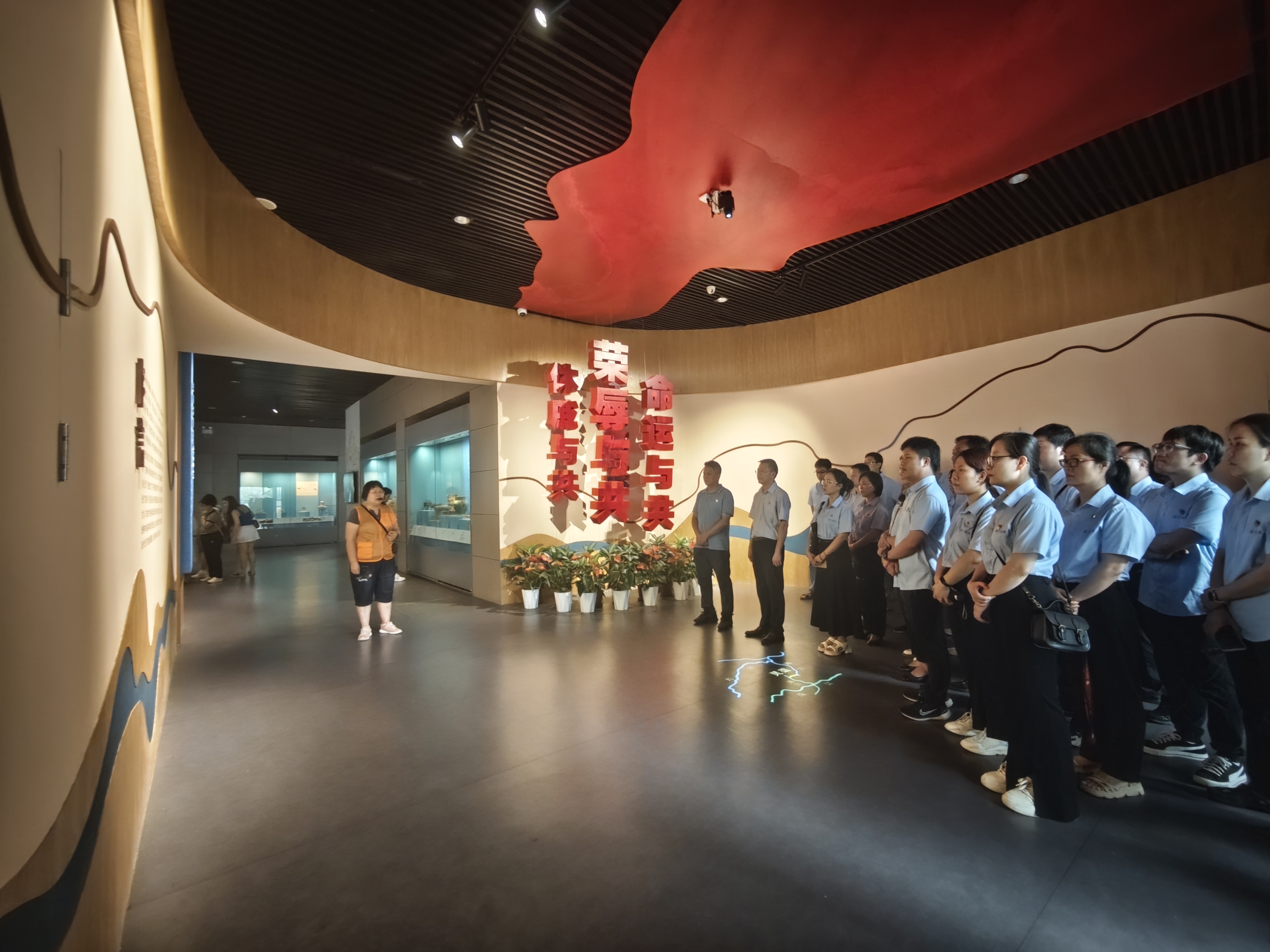 市排水公司组织参观广西铸牢中华民族共同体意识历史文化展